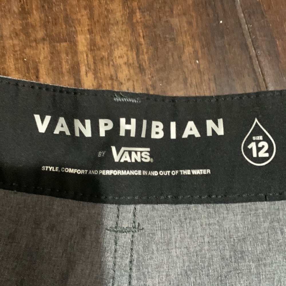 Vans - Picture 4 of 6